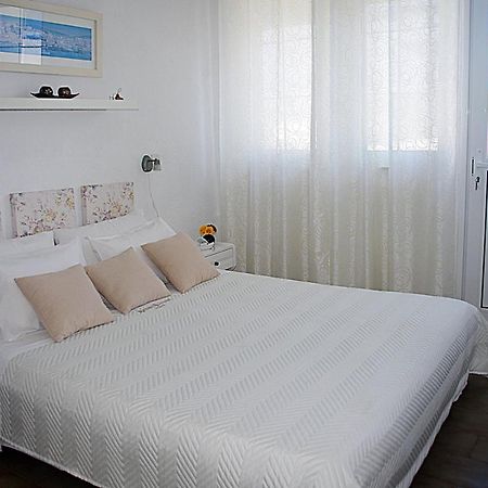Rania Studios Poros Town Bagian luar foto