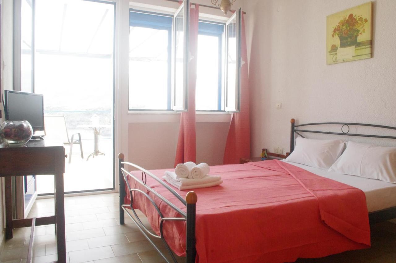 Rania Studios Poros Town Bagian luar foto